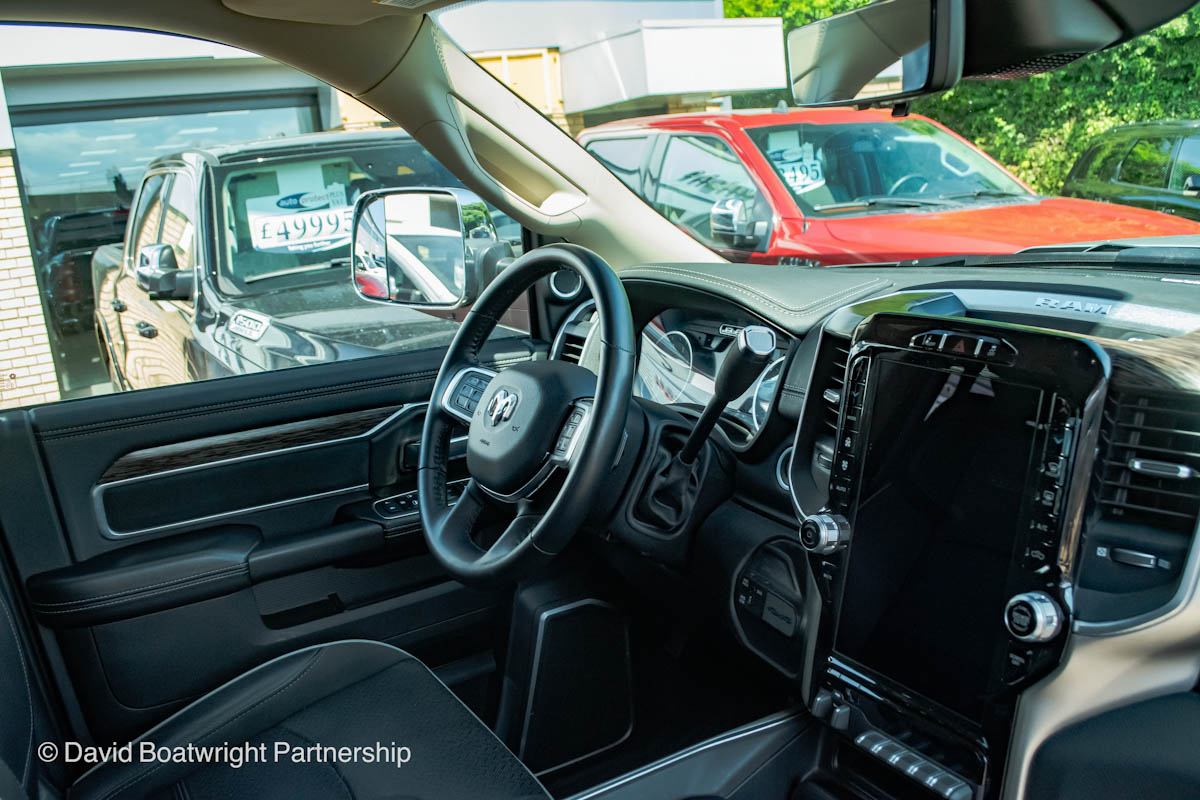 RAM 2500 4x4 Diesel Interior